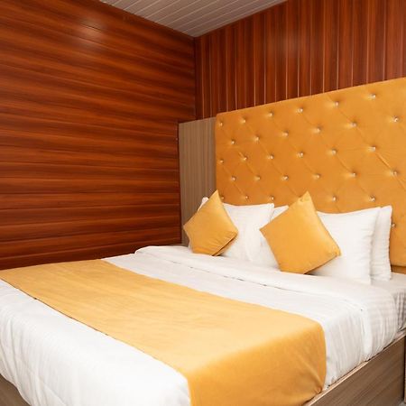 Hotel Priceless Suite Bombay Exhibition Centre Goregaon West Мумбаи Экстерьер фото