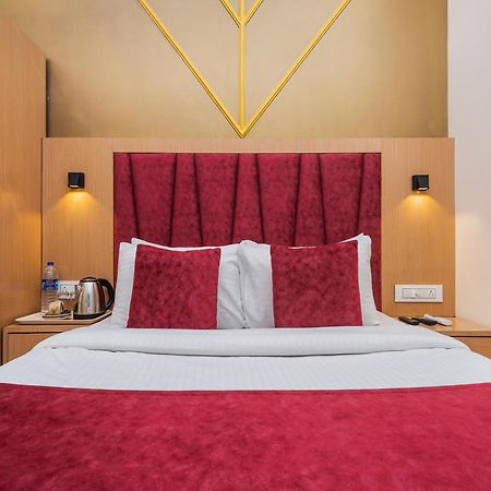 Hotel Priceless Suite Bombay Exhibition Centre Goregaon West Мумбаи Экстерьер фото