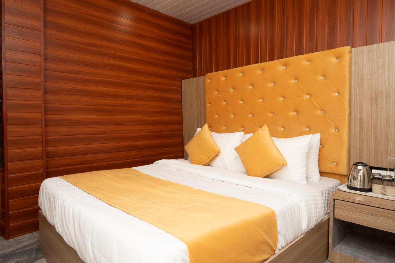 Hotel Priceless Suite Bombay Exhibition Centre Goregaon West Мумбаи Экстерьер фото