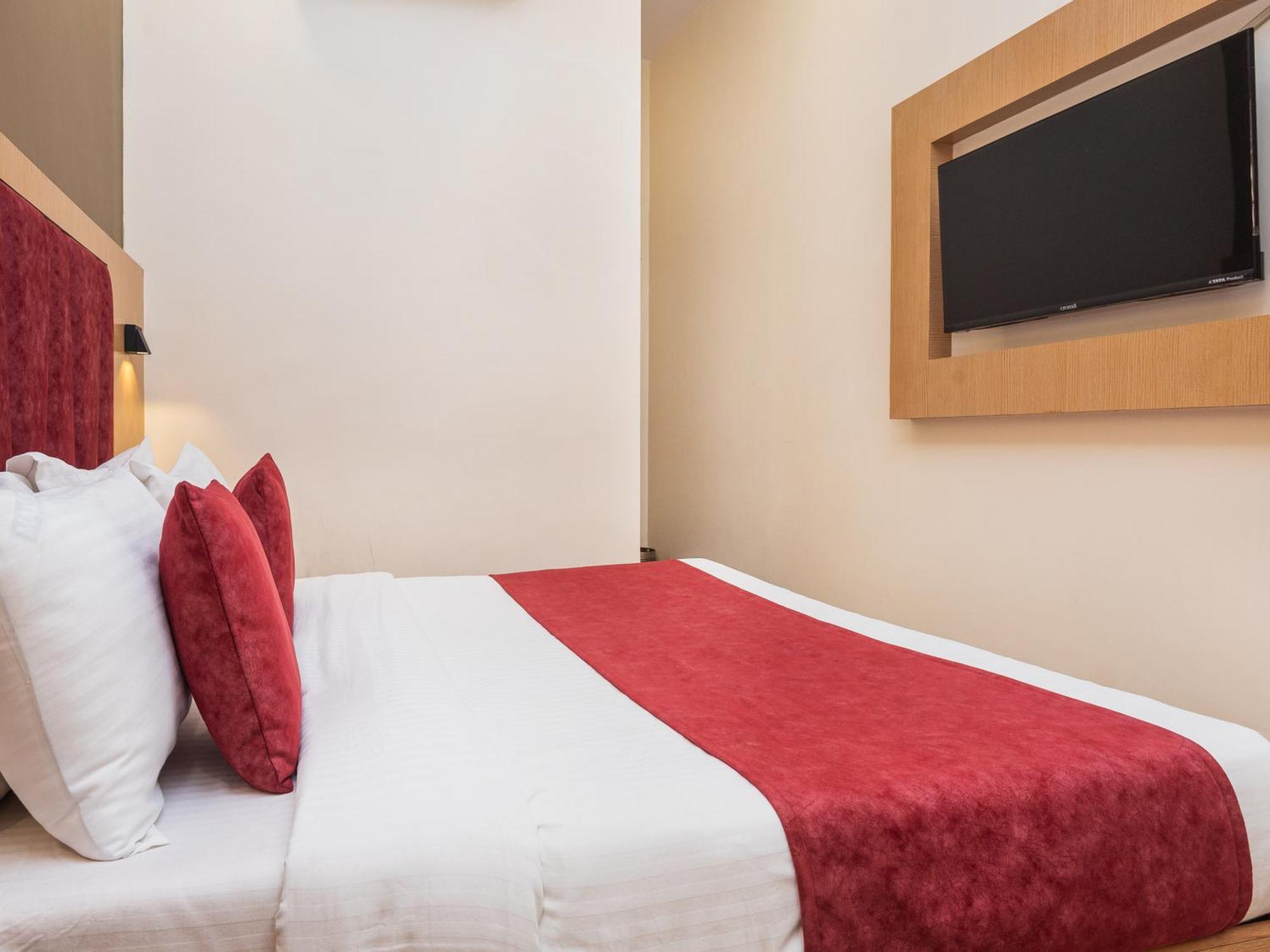 Hotel Priceless Suite Bombay Exhibition Centre Goregaon West Мумбаи Экстерьер фото