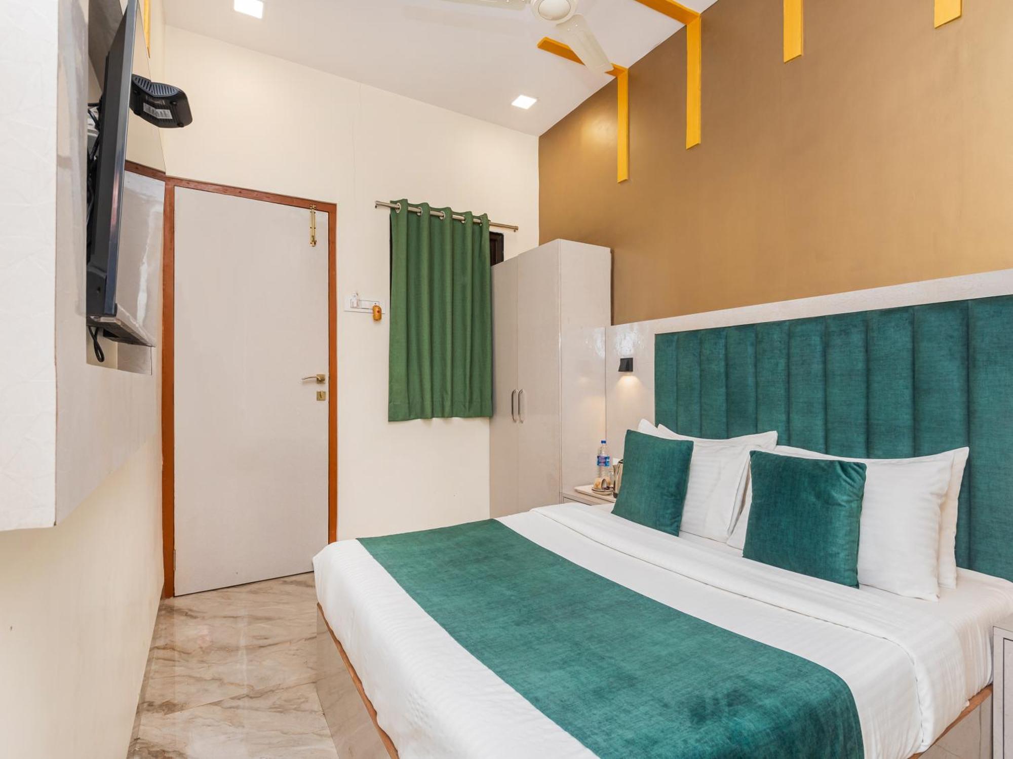 Hotel Priceless Suite Bombay Exhibition Centre Goregaon West Мумбаи Экстерьер фото