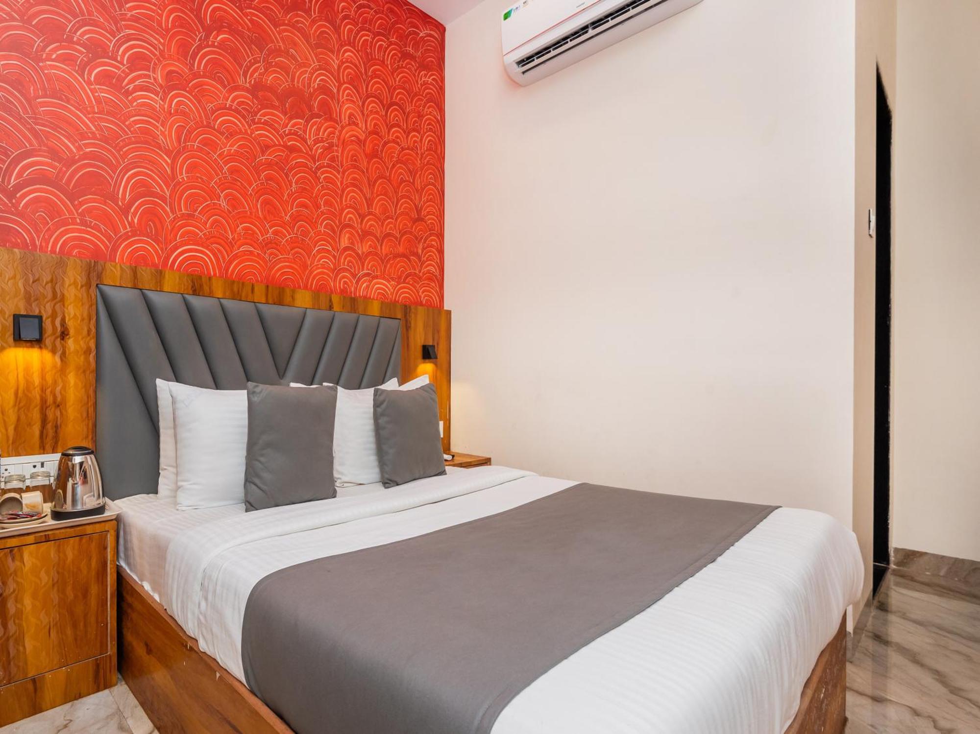 Hotel Priceless Suite Bombay Exhibition Centre Goregaon West Мумбаи Экстерьер фото