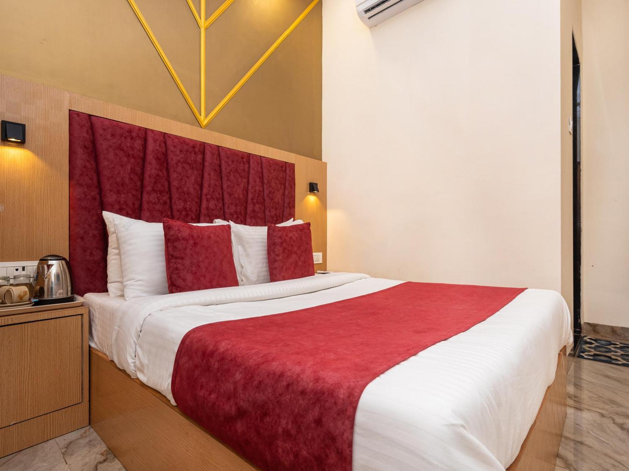 Hotel Priceless Suite Bombay Exhibition Centre Goregaon West Мумбаи Экстерьер фото